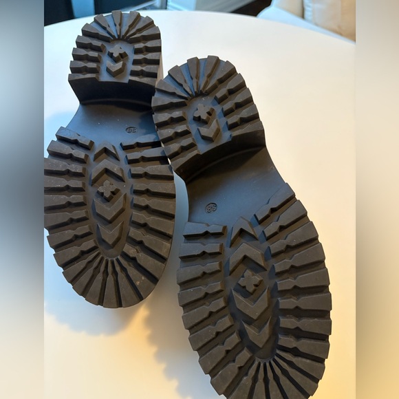 STEVE MADDEN BLACK PLATFORM LOAFER - Picture 4 of 6